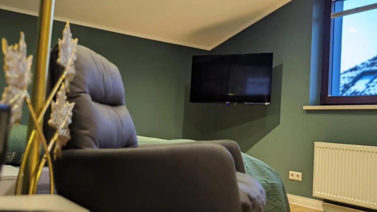 Homestay 3 Rooms - Zimmervermietung Naehe Flughafen Ber - Gratis Wlan, Parken & Netflix Germany