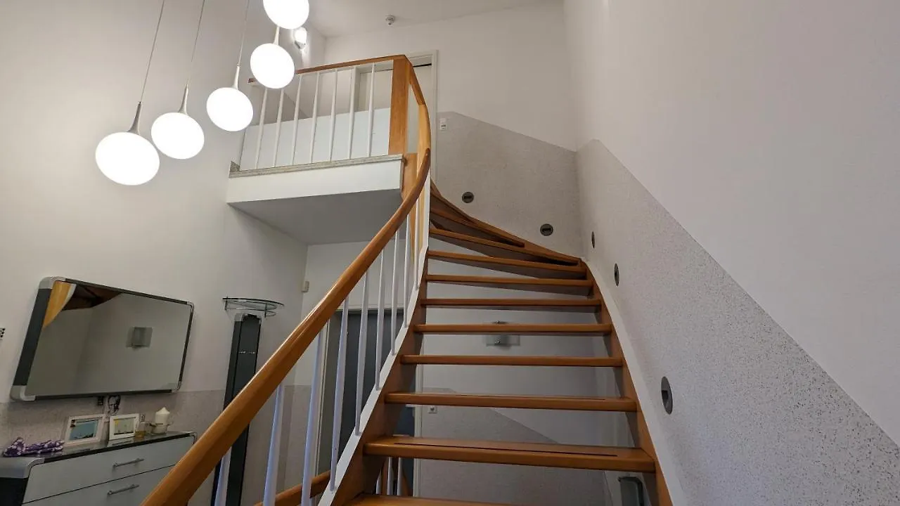 Homestay 3 Rooms - Zimmervermietung Naehe Flughafen Ber - Gratis Wlan, Parken & Netflix