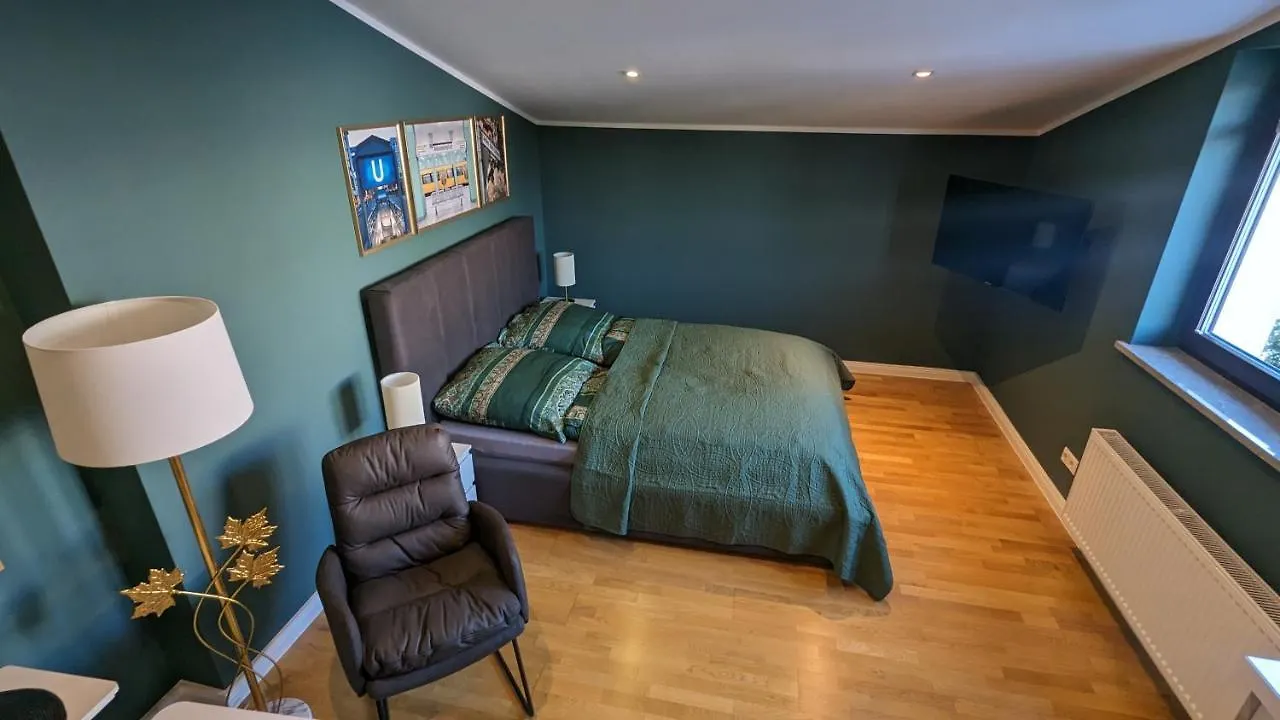 Homestay 3 Rooms - Zimmervermietung Naehe Flughafen Ber - Gratis Wlan, Parken & Netflix