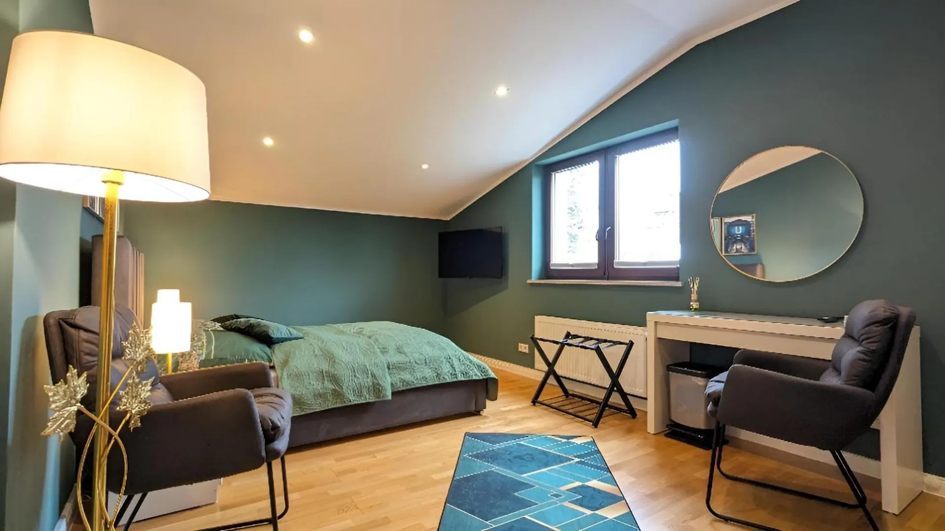 3 Rooms - Zimmervermietung Naehe Flughafen Ber - Gratis Wlan, Parken & Netflix 0*, Berlin