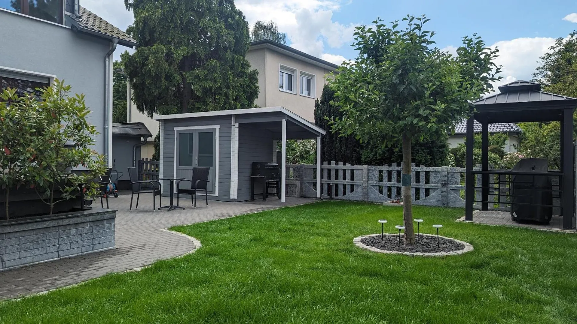 3 Rooms - Zimmervermietung Naehe Flughafen Ber - Gratis Wlan, Parken & Netflix Berlin