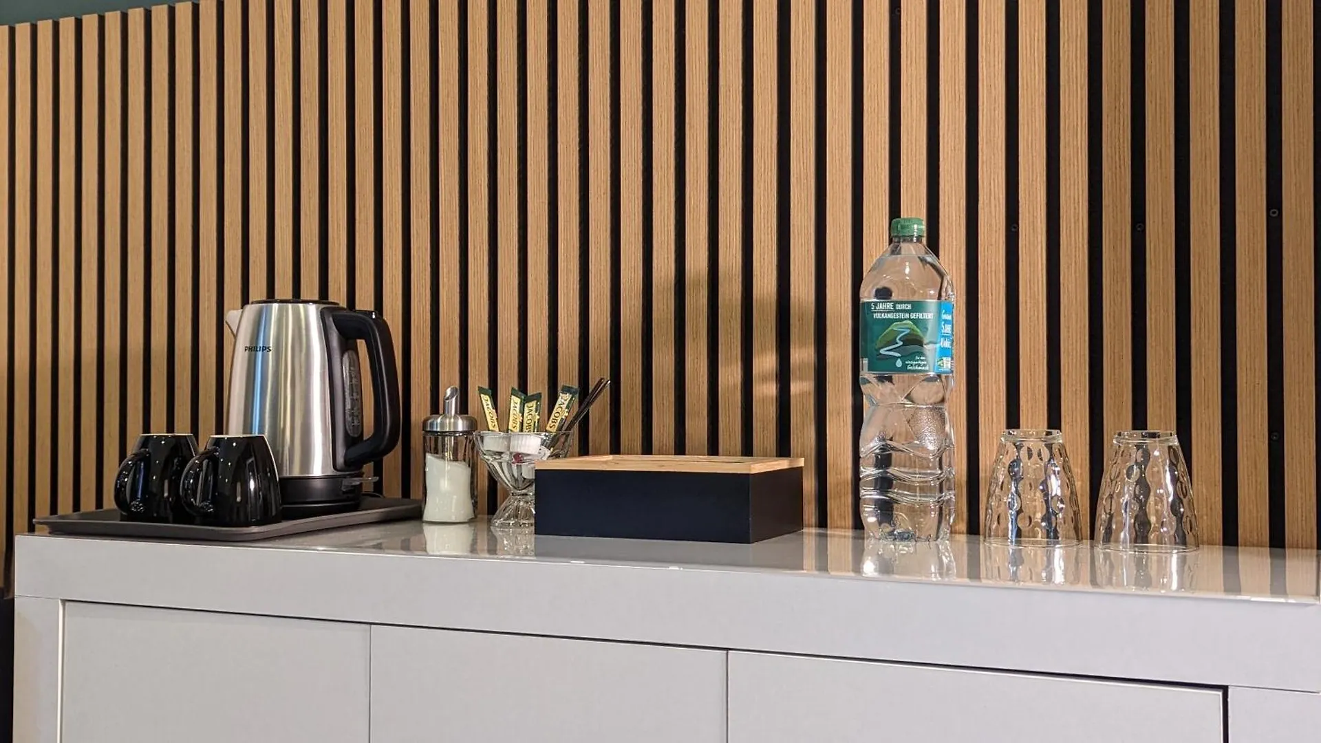 3 Rooms - Zimmervermietung Naehe Flughafen Ber - Gratis Wlan, Parken & Netflix Germany